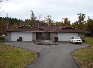 8879-8894 Stonewood Ct in Brainerd, MN - Building Photo - Building Photo