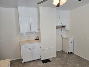 21 Oakwood St in East Hartford, CT - Foto de edificio - Building Photo