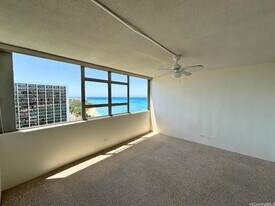 2500 Kalakaua Ave, Unit 07-039 in Honolulu, HI - Building Photo