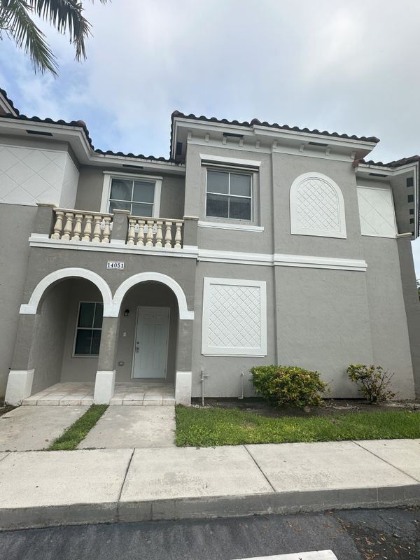 14051 SW 49th St in Miramar, FL - Building Photo - Building Photo