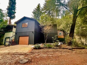 14229 Laurel Rd in Guerneville, CA - Building Photo - Building Photo