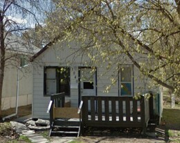 1040 Athol St in Regina, SK - Building Photo