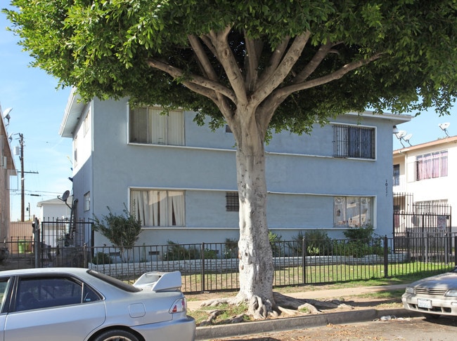 10227 Woodworth Ave in Inglewood, CA - Building Photo - Building Photo