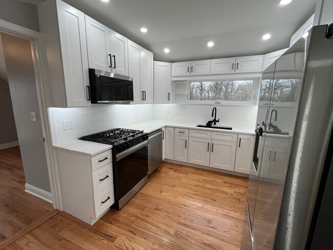6427 Elm St in Morton Grove, IL - Building Photo - Building Photo