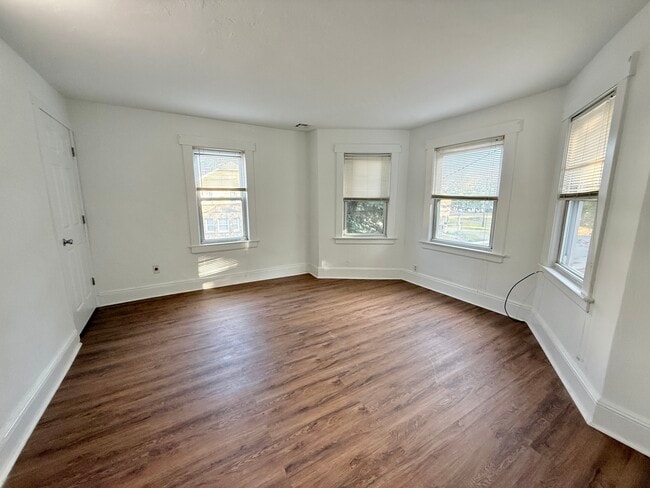 30 Walter Hammond Pl, Unit #2 in Waldwick, NJ - Building Photo - Building Photo