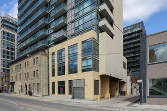 King Plus Condos in Toronto, ON - Building Photo - Building Photo