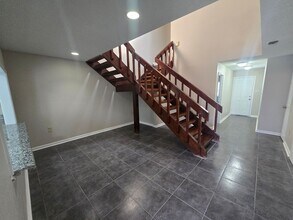 5159 Bayouview Ct in New Orleans, LA - Building Photo - Building Photo