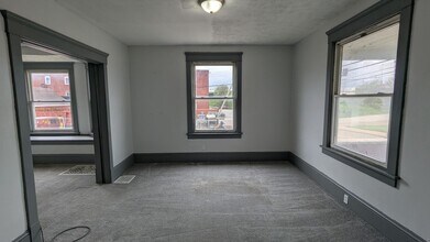 716 Navarre Rd SW in Canton, OH - Building Photo - Building Photo