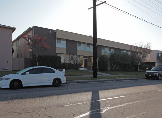 Starr Apartments in Torrance, CA - Foto de edificio - Building Photo