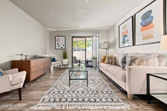 1975 E University Dr, Unit 2 in Tempe, AZ - Building Photo - Building Photo