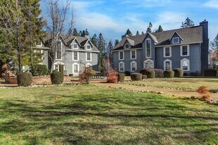 Gold Creek Village in Grass Valley, CA - Building Photo