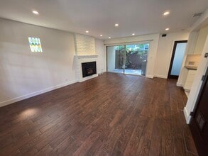 8227 Redlands St, Unit #2 in Playa Del Rey, CA - Building Photo - Building Photo