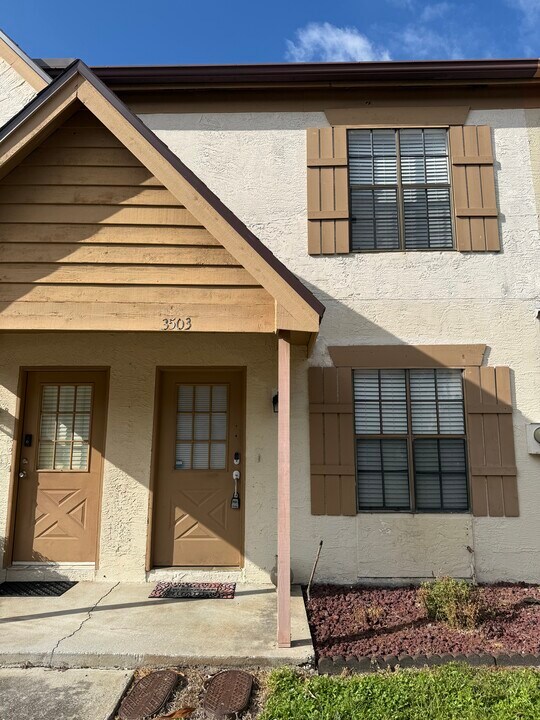3503 Brigadoon Cir in Clearwater, FL - Building Photo