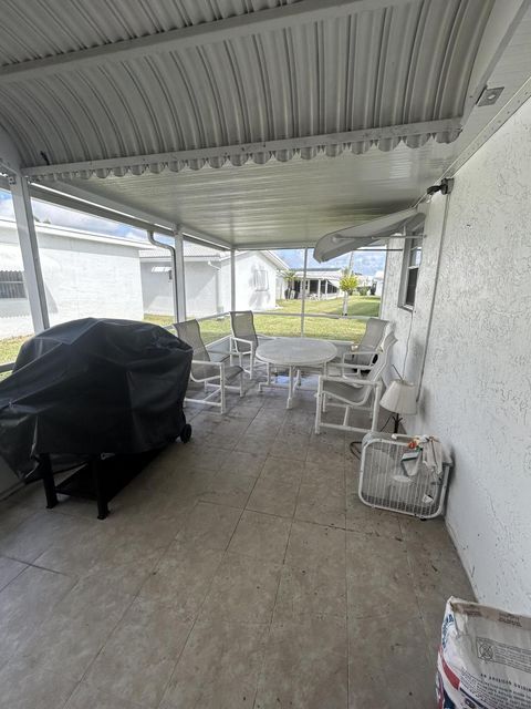 2013 Vastine Dr in Boynton Beach, FL - Building Photo - Building Photo