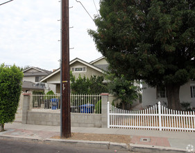 8813 Canby Ave in Northridge, CA - Building Photo - Building Photo