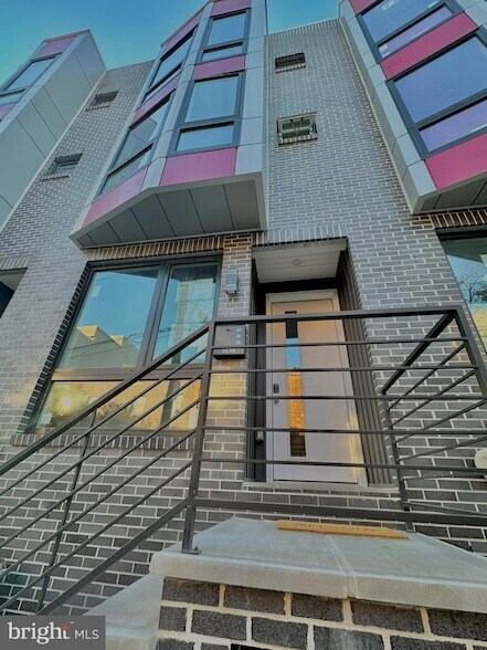 1636 S Bailey St in Philadelphia, PA - Building Photo
