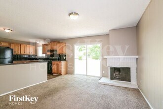 6219 Silver Fox Dr in Florissant, MO - Building Photo - Building Photo