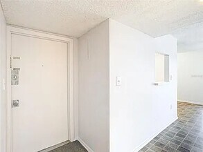 2549 N Alafaya Trail in Orlando, FL - Building Photo - Building Photo