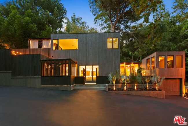 property at 10072 Westwanda Dr