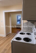 64 Highland Dr in East Greenbush, NY - Building Photo - Building Photo