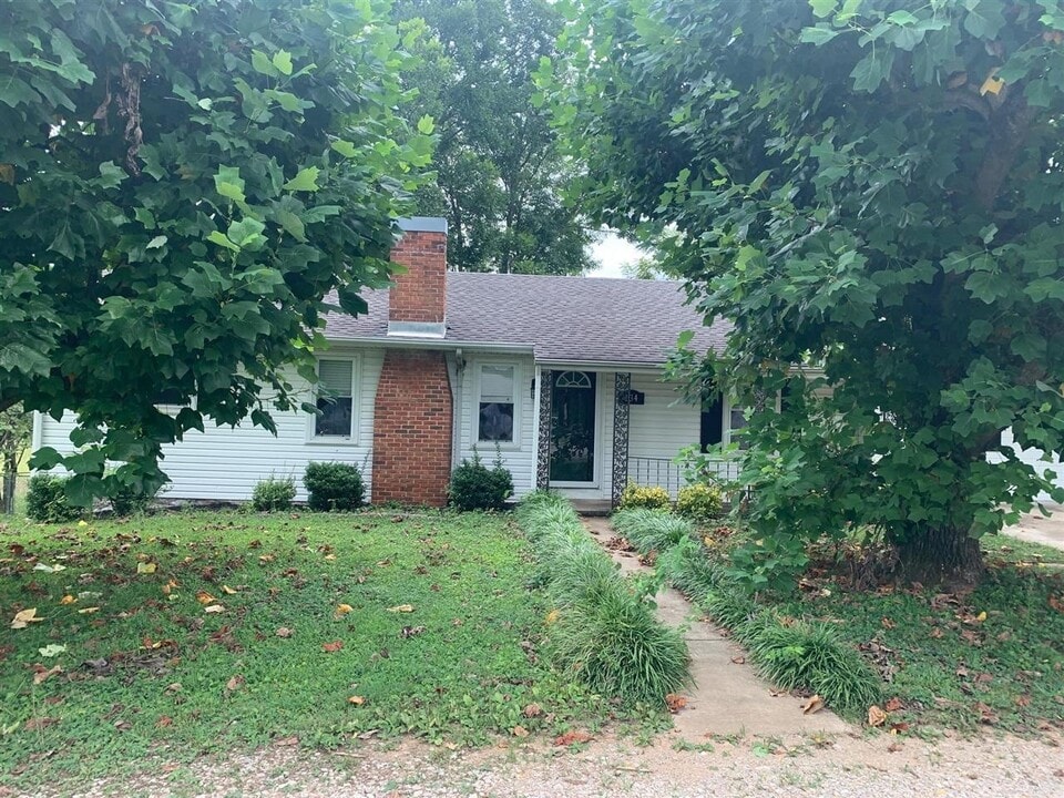 134 Perkins St in Bowling Green, KY - Building Photo