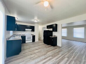 2711 48th St in Kenosha, WI - Building Photo - Building Photo