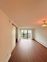 Amber Lodge in Vancouver, BC - Building Photo - Building Photo