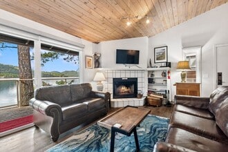 300 Bay Point Dr in Whitefish, MT - Building Photo - Building Photo