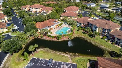 6461 Aragon Way in Ft. Myers, FL - Foto de edificio - Building Photo