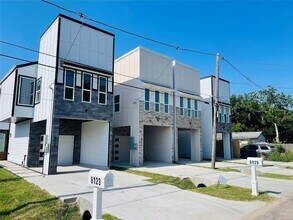 8123 St Louis St in Houston, TX - Foto de edificio - Building Photo