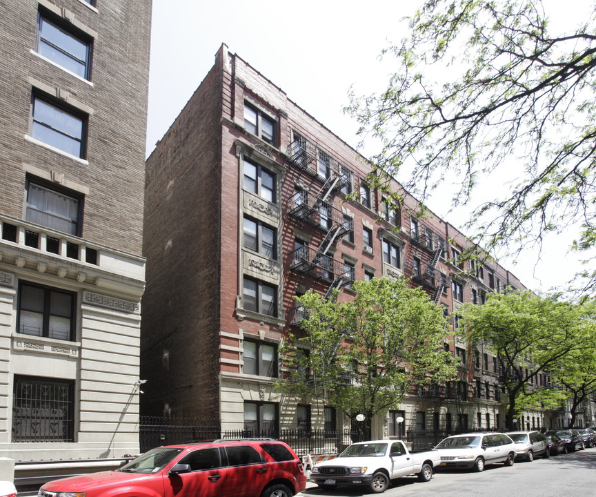 533-535 W 111th St in New York, NY - Building Photo