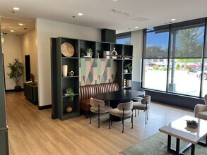 625 Deerfield Rd in Deerfield, IL - Building Photo - Building Photo