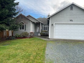1406 Everette Ln in Freeland, WA - Building Photo