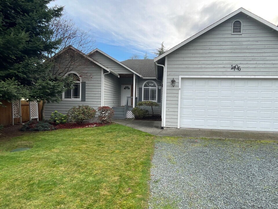 1406 Everette Ln in Freeland, WA - Building Photo