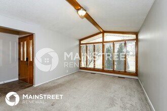 3665 Hambletonian Dr in Florissant, MO - Building Photo - Building Photo