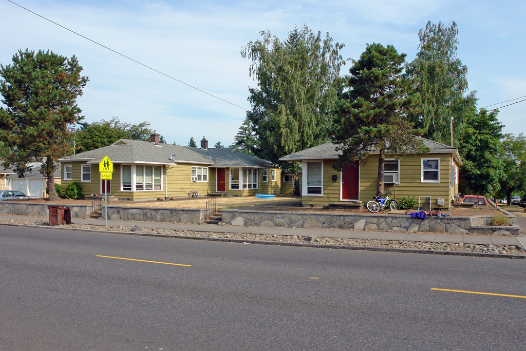 2321-2323 NE Killingsworth St in Portland, OR - Building Photo