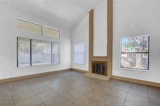 2536 Charteroak St in Las Vegas, NV - Building Photo - Building Photo
