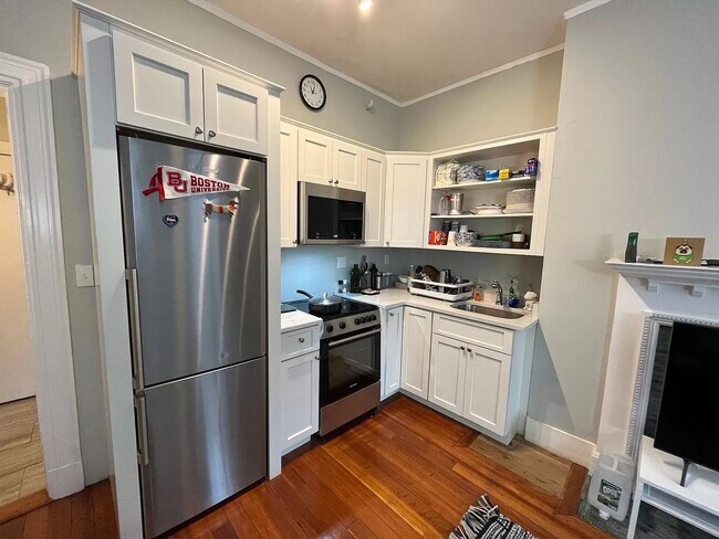 188 Bay State Rd, Unit #5 in Boston, MA - Foto de edificio - Building Photo