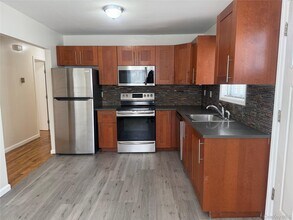 55 Hickory Rd in Port Washington, NY - Building Photo - Building Photo