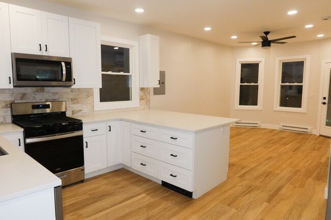 116 Van Riper Ave, Unit 1