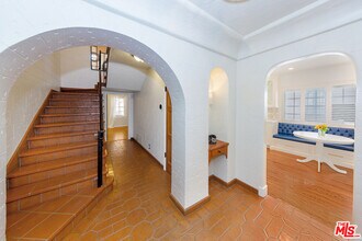 1335 Moncado Dr in Glendale, CA - Building Photo - Building Photo