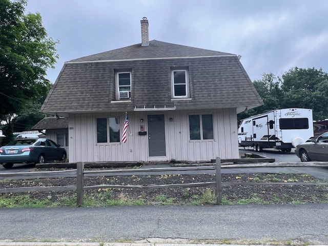 162 South St in Plainville, MA - Building Photo