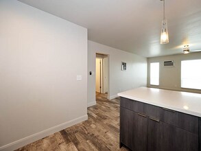 172 W Clinton Ave in Salt Lake City, UT - Foto de edificio - Building Photo