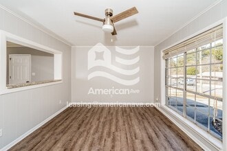 304 Elm St SE in Leeds, AL - Foto de edificio - Building Photo