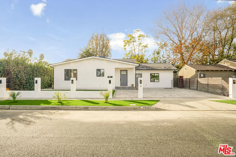 18164 Ingomar St in Los Angeles, CA - Building Photo