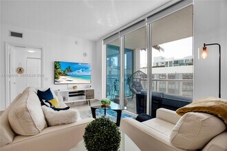 480 NE 30th St in Miami, FL - Building Photo - Building Photo