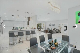 3801 NW 97th Ave in Hollywood, FL - Building Photo - Building Photo