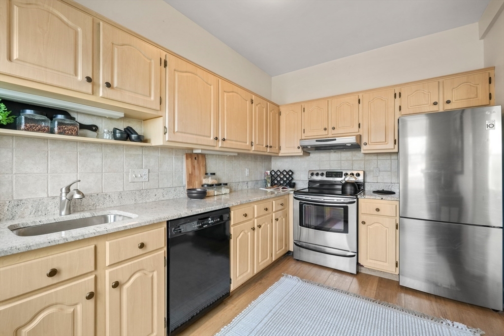 311 Commonwealth Ave, Unit 61 in Boston, MA - Building Photo