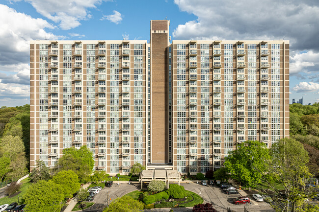 River Park House in Philadelphia, PA - Building Photo - Building Photo