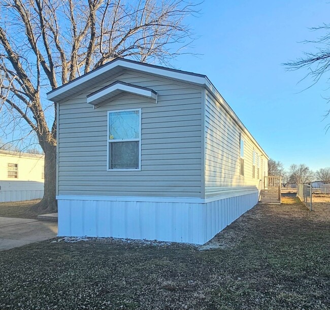 property at 2233 E Maywood St